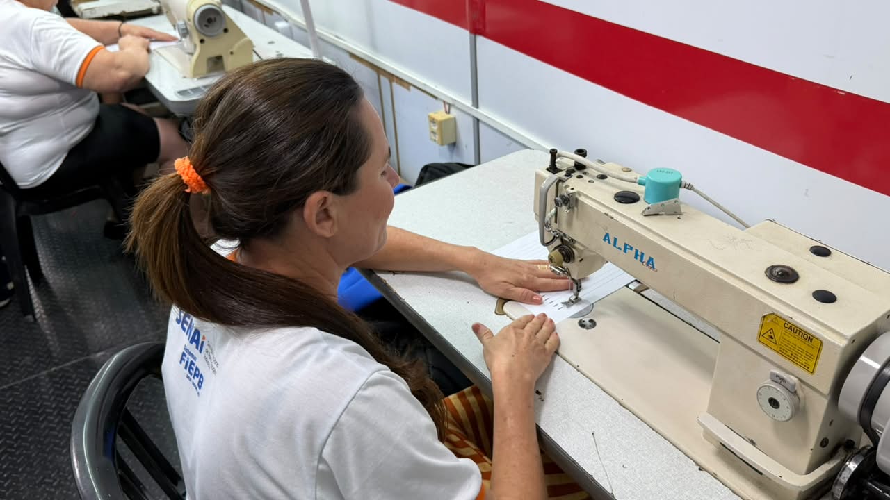 Prefeitura de Sousa conclui curso de corte e costura em parceria com o SENAI
